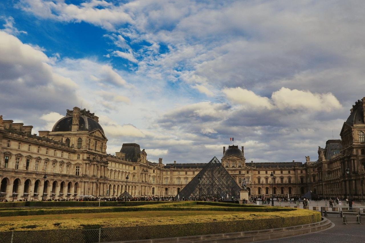 La pyramide du Louvre